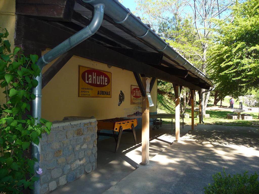 Gites Du Domaine De Serre Long Saint-Maurice-d'Ibie Exterior photo