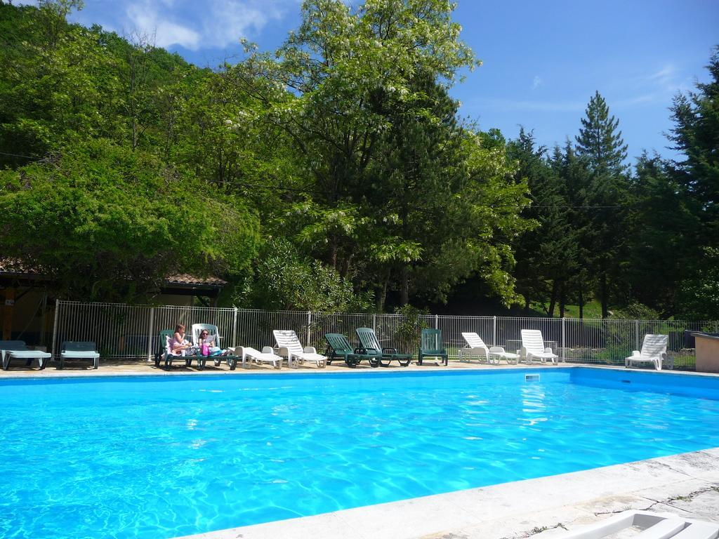 Gites Du Domaine De Serre Long Saint-Maurice-d'Ibie Exterior photo