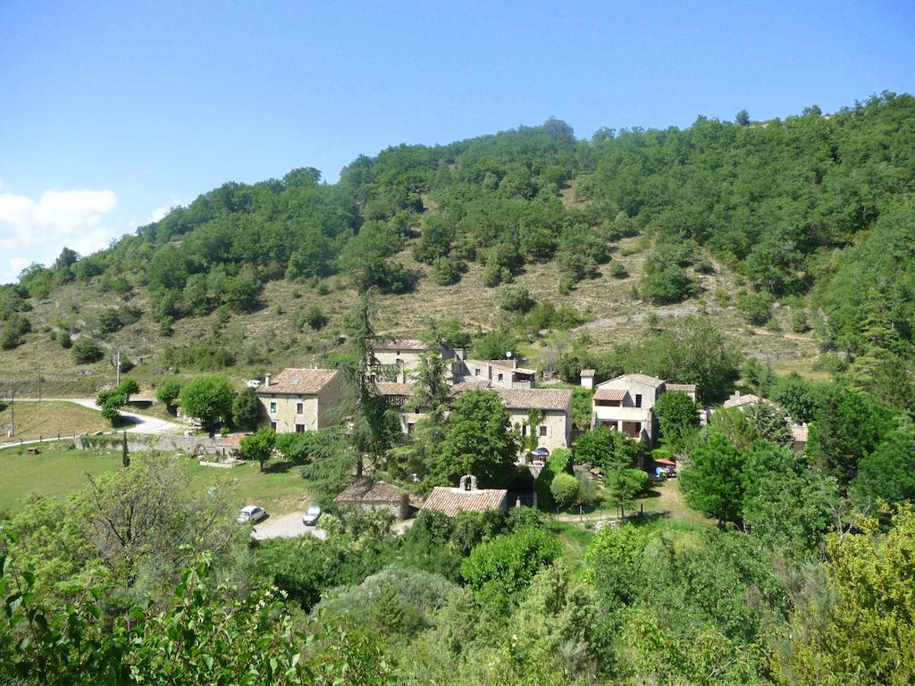 Gites Du Domaine De Serre Long Saint-Maurice-d'Ibie Exterior photo