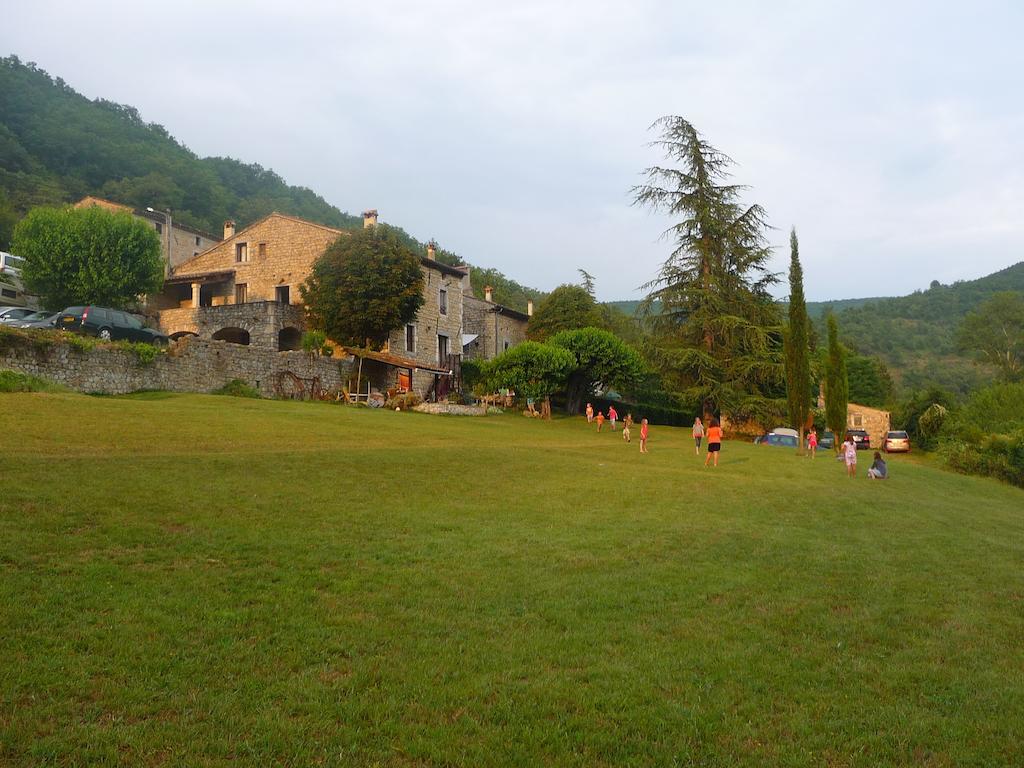 Gites Du Domaine De Serre Long Saint-Maurice-d'Ibie Exterior photo